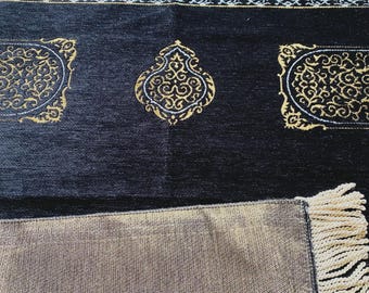SETS 4 PIECES, Kaaba Designed Gold Prayer Rug + English Arabic Translated Quran + Digital Finger Dua Counter + Pearl 99 Tasbeehs Bead