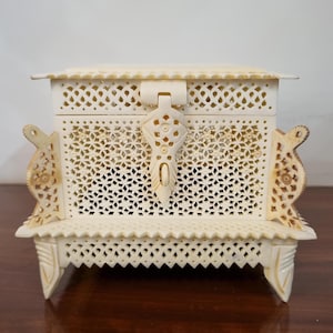 Handcrafted Camel Bone Jewelry Box (Jali Work) with Intricate Engravings,Mughal Jali Box, Engraved Box , Jewelery Box ,Engraved Mughal Box