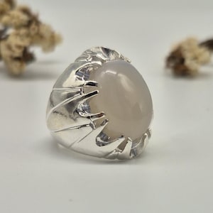 White Agate ring , agate ring ,Unique design ring, Aqeeq Ring , natural agate Ring, White Gemstone Ring,Handmade Aqeeq Ring,Handmade Jewelry