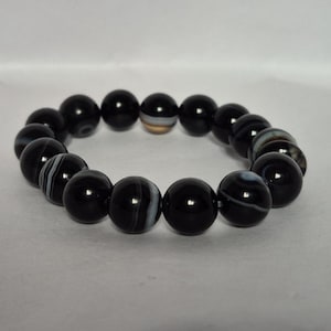 Black Agate beads, round aqeeq Bracelet ,suleimani aqeeq Bracelet , Bracelet , black agate , agate beads , round beads , Islamic necklace, natural aqeeq , Yemeni aqeeq , agate Bracelet , round aqeeq beads , aqeeq natural beads , natural stone , banded agate bracelet,  aqeeq beads bracelet,  round beaded bracelet,  beautiful gifts , best gifts for her , gifts for brother  , gifts for him , casual wear bracelet,  everyday wear bracelet,  aqeeq jewelry, yemeni aqeeq,  aqiq Bracelet, agate Bracelet,