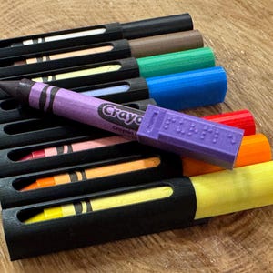Braille large size crayon caddy with braille caps