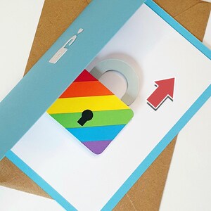 Déverrouillez la carte pop-up Love Happy Pride - LOT DE 10 - carte de voeux animée inspirée d'un jeu d'évasion