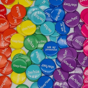 Pines de pronombre en paquetes a granel. 25 mm/1 pulgada de diámetro.