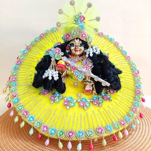 Sunshine Bloom Krishna Poshak – Lemon Yellow Laddu Gopal Outfit with Floral Work, Diamond Accents & Matching Mukut, Kanhaji Heavy Poshak