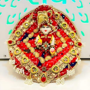 Radha Krishna Photo In Heart Patches Laddu Gopal Poshak – Traditional Red Bandhej Krishna Dress with Mukut & Shringar, Kanhaji Dress