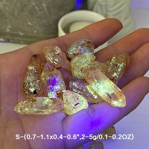 UV Reactive Oil Petroleum Quartz Raw Crystal Point , Petroleum Quartz Fluorescent Crystal , Raw Crystal , Friends Gifts , Crystal Collection