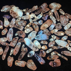 UV Reactive Oil Petroleum Quartz Raw Crystal  , Petroleum Quartz Fluorescent Crystal , Raw Crystal , Friends Gifts , Crystal Collection