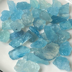 Aquamarine Crystal Raw Stone , Raw Aquamarine , Gemstone Raw , Aquamarine Tumble Loose Stone , Special Gift , Quartz Raw , Birthday Gift