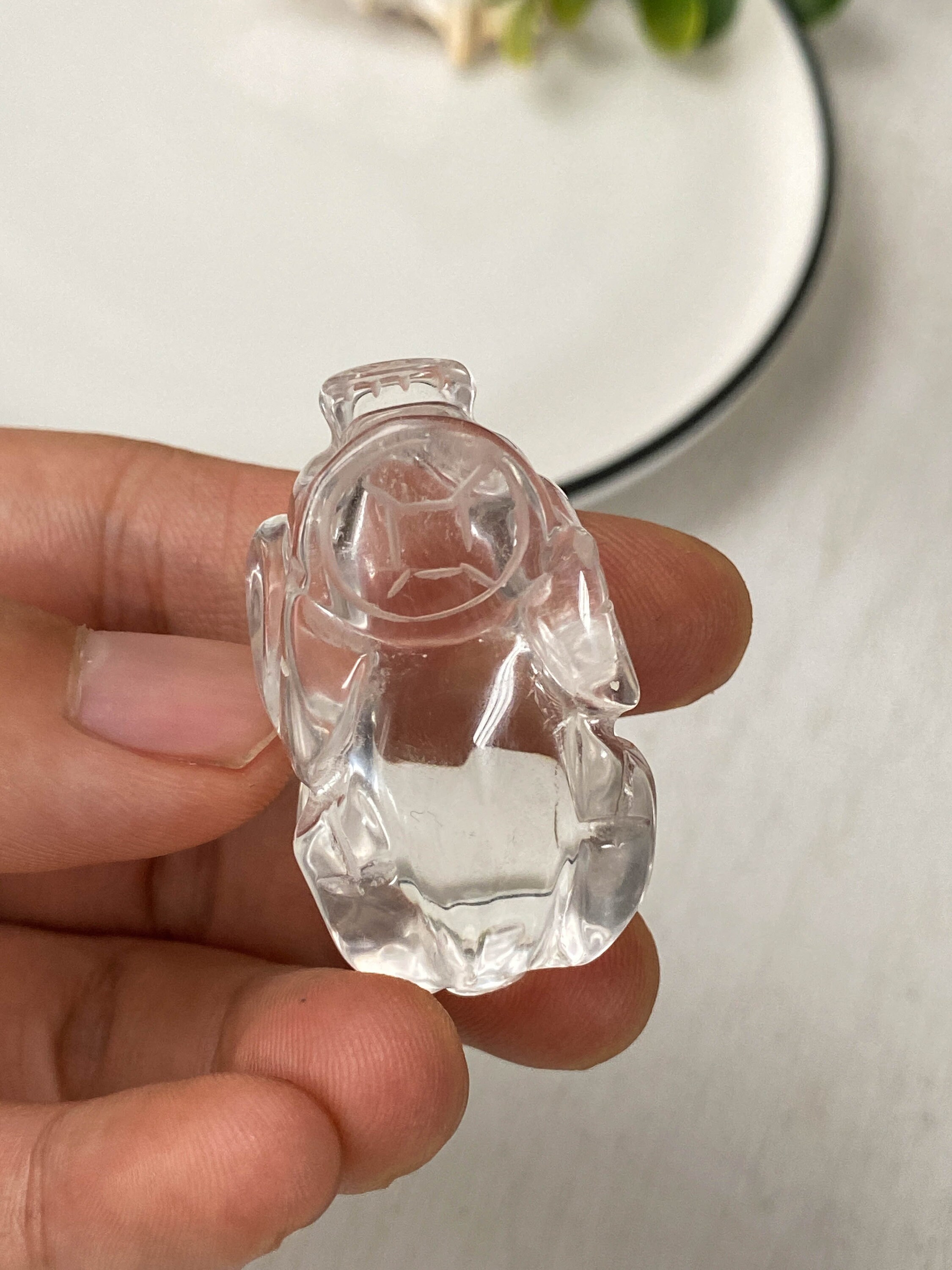 天然の本物のクリアクォーツ豚、彫刻されたクォーツ豚半貴石宝石、豚