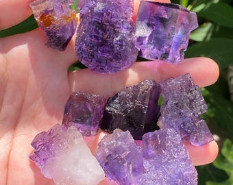 Grupo de fluorita púrpura natural, ejemplar de fluorita, grupo de cubos de cristal en bruto, cristal curativo