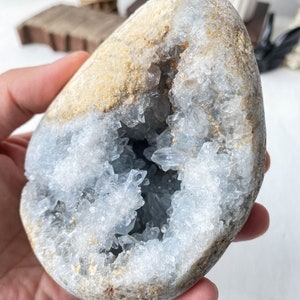 Celestite Geode Egg , Raw Celestite Geode , Stones Healing Crystal Gifts , Crystal Collection , Stunning Spiritual Decor , Special Gift