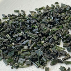 Fabulous Raw Natural Green Tourmaline Sticks , Thin Green Tourmaline Crystal , Tourmaline Jewelry , Loose Gems Rough , DIY Gemstone Jewelry