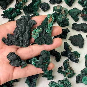 Natural Velvet Eye Malachite Specimen, Raw Malachite , Quartz Crystal，Crystal Ornament , Crystal Healing , Malachite Energy Healing