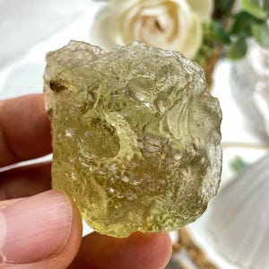 Gorgeous Libyan Desert Meteorite , Rare Space Rock , Genuine Meteorite , Collectors&#39; Gem - Unique Gift , Mineral Specimen , Raw Quartz