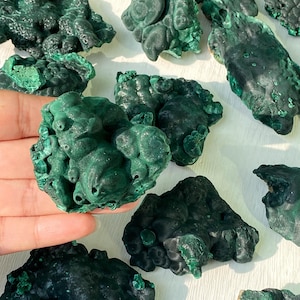 Natural Velvet Eye Malachite Specimen , Raw Malachite , Quartz Crystal，Crystal Ornament , Crystal Healing , Malachite Energy Healing