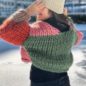 Dikke wollen trui voor haar Merino Wol Handgemaakte Chunky Cardigan Valentijnscadeau Wol garen Kleurrijk Vest afbeelding 4