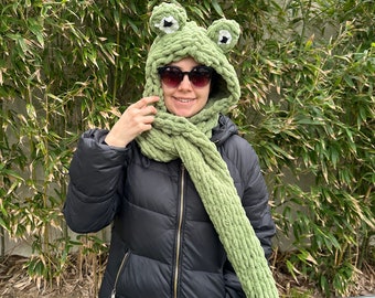 Handmade Frog Hat And Scarf | Unisex Frog Beanie | Green Frog Hat | Frog Scarf | Gift for Everyone