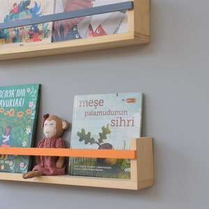 Holz Bücherregal, rustikales Bücherregal, schwebendes Regal, Kinderzimmer Regal, Wandregal, Kinder Bücherregal, Babyzimmer Regal, Buch Aufbewahrung Bild 7