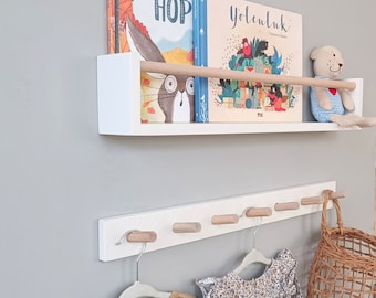 Estantería infantil de madera de haya con riel para colgar: decoración flotante para la sala de juegos
