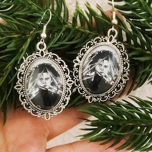 Edward Scissorhands earrings, Vintage Gothic earrings 90s horror movie necklace pendant Johnny Depp Halloween jewelry for Tim Burton fans