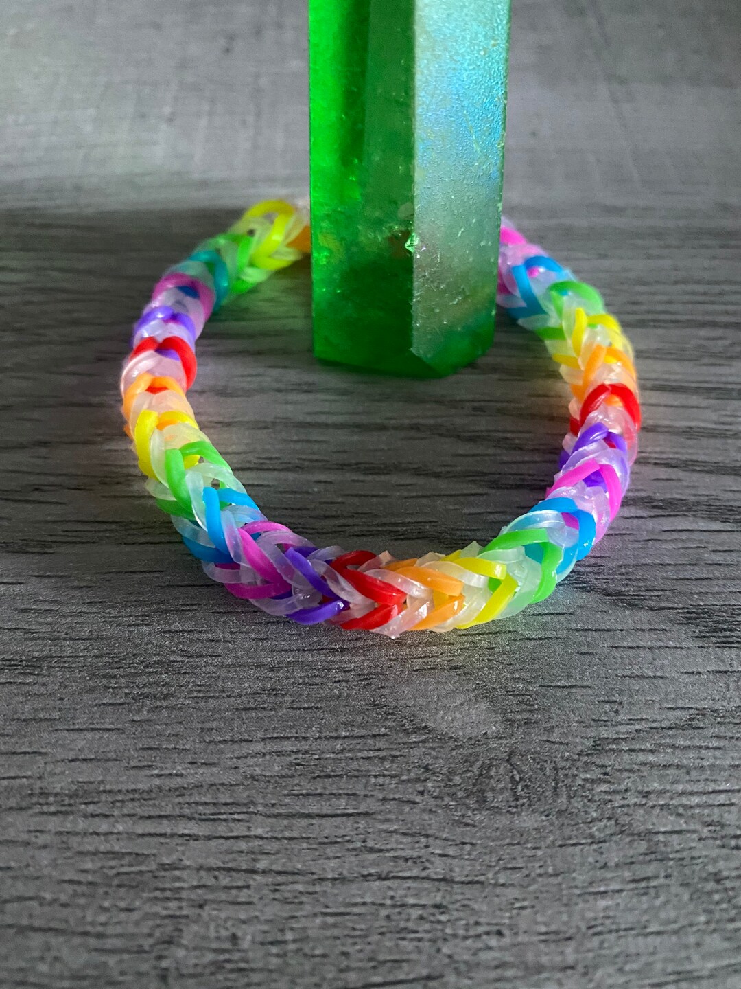 Rainbow Loom Bracelet - Spirilla style, Rainbow wrapped in white - South  Shore Children