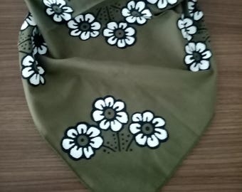 Olive Green Daisy Print Cotton Bandana for Women, Boho Hair Scarf,