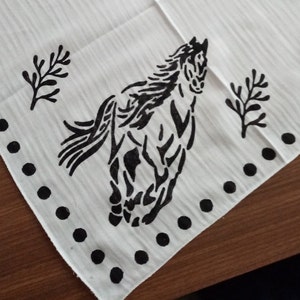 Black horse print white bandana, western white bandana, cowboy bandana, western gift, cowgirl scarf, men scarf, horse bandana, gift for him