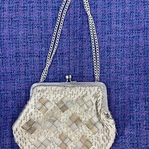 Vintage Made in Hong Kong Bugle Seed Beads Silver Evening Bag Purse Clutch Chain shoulder bag formal prom dance white