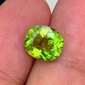Peridot Cut Stone for Engagement Ring , Genuine Oval Cut Apple Green Peridot Gemstone , August Birthstone , 3.05 Cts