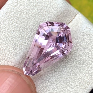 Natural Pink Kunzite Spodumene Loose Gemstone - 8.10  Carats