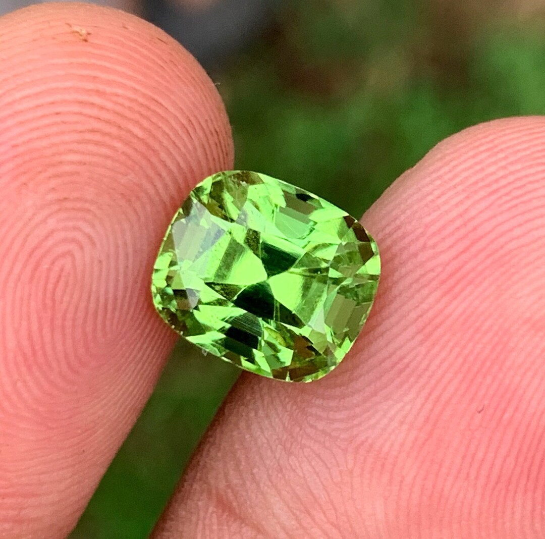 Peridot Cut Stone for Engagement Ring , Genuine Cushion Cut Apple Green ...