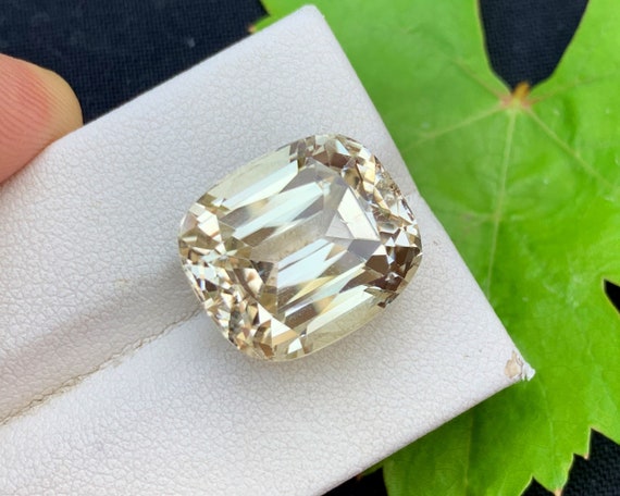 Yellow Canary KUnzite Gemstone For Sale, Cushion Shape Triphane Kunzite Gemstone, 19.70 CT