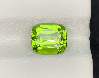 Kamień szlachetny perydot szlifowany w poduszce: 2,05 CT, kwasowo zielony, naturalny