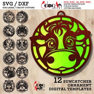 Op de afbeelding: Digitale sjablonen voor laser- of Cricut-snijmachines worden getoond. De afbeelding toont een groot, bruin, koe-vormig zonneweergave-ornament met een groene binnenkant, samen met 12 kleinere ornamenten met dierenthema's. Tekst bevat "SVG/DXF" en "12 Suncatcher Ornament Digital Templates."