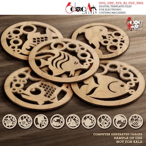 Può includere: Set di cinque sottobicchieri in legno con diversi disegni di pesci con bolle. I sottobicchieri sono rotondi e hanno una finitura in legno naturale.