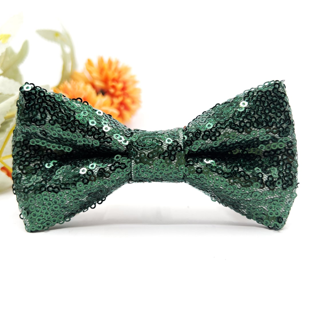 Stunning Holiday Green Sequin Bow Tie - Green Bowtie With Green Sequin Texture - Adjustable Strap - Bachelor's Party - Bridal - Unisex