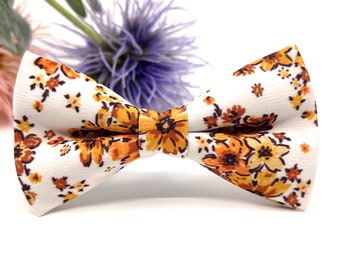 Nœuds papillon écrus, orange brûlé et floraux pour les mariages, parfaits avec la pochette de costume et la cravate assorties en option
