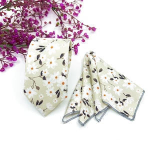 Light Sage Green Floral Necktie: Slim Wedding Tie
