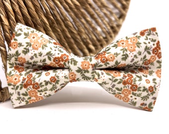 Nœud papillon orange brûlé à fleurs sur fond écru pour les mariés Cravate et bretelles assorties en option