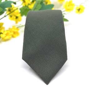 Olive Green Linen Slim Necktie: Wedding Groom Tie