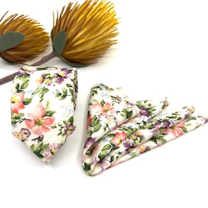Dusty Lavender Floral Slim Necktie: Groomsmen Wedding Tie