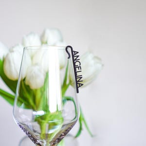 Personalisierte Glas-Markierer für alle Glasarten zum Einhängen - Namenskarten Platzkarten für Hochzeiten und Feiern