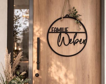 Corona personalizada para la puerta familiar - placa con el nombre para la puerta principal - regalo de inauguración de casa - decoración moderna para la puerta con flores secas y cinta