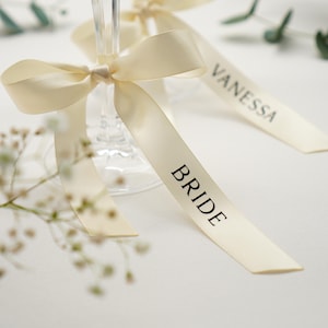 Cintas de raso personalizadas - Cinta de 19 mm en color marfil, crema y blanco - Etiqueta con nombre para tarjeta de lugar - Regalo para invitados a eventos de boda