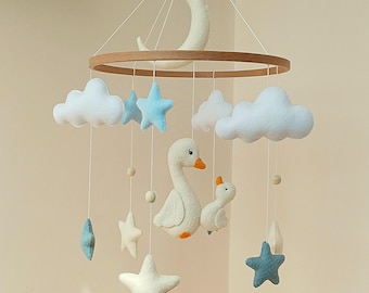 Móvil de cuna con forma de ganso, estrellas, nubes y luna. Decoración de fieltro para la habitación del bebé. Juguete colgante para cuna. Regalo para recién nacido.