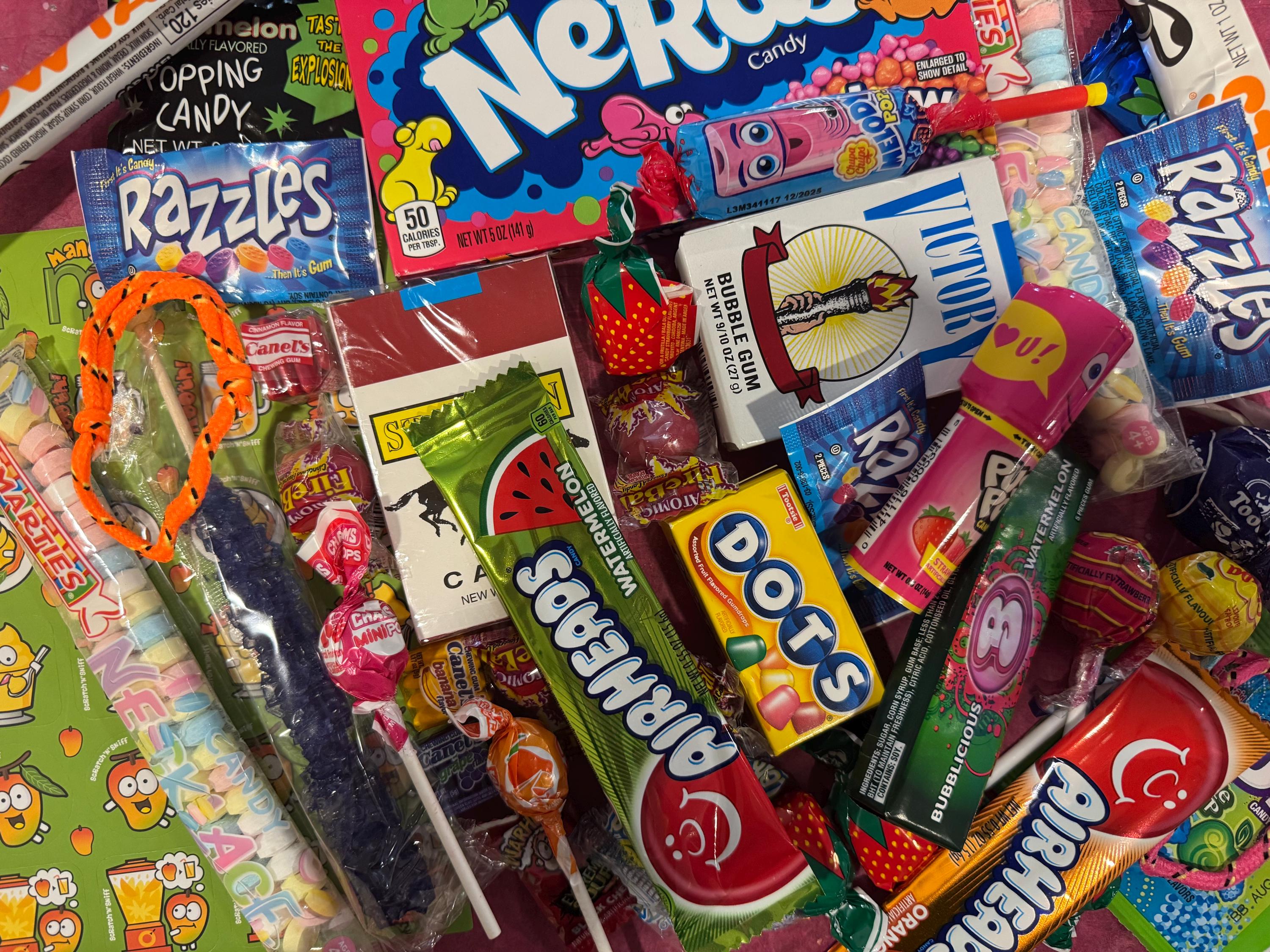 nostalgia-retro-candy-box