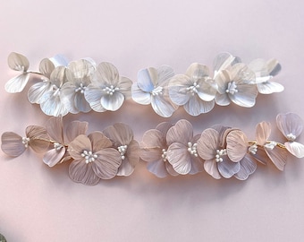 Delicate Flower Hair Vine