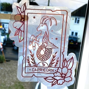 Sticker Capricorne pour fenêtre, attrape-soleil arc-en-ciel, décalcomanie de carte de tarot, remplissage de bas pour Capricorne, cadeau d'anniversaire meilleur ami pour elle, zodiaque