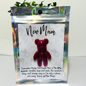 Pocket knuffel beer voor nieuwe moeder, eerste keer moeder cadeau, brievenbus cadeau voor nieuwe moeder, afbeelding 1