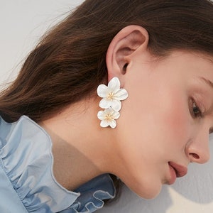 Five-Petal White & Gold Flower Stud Drop Earrings • Double Flower Statement Bridal Earrings • Elegant White Floral Wedding Earrings